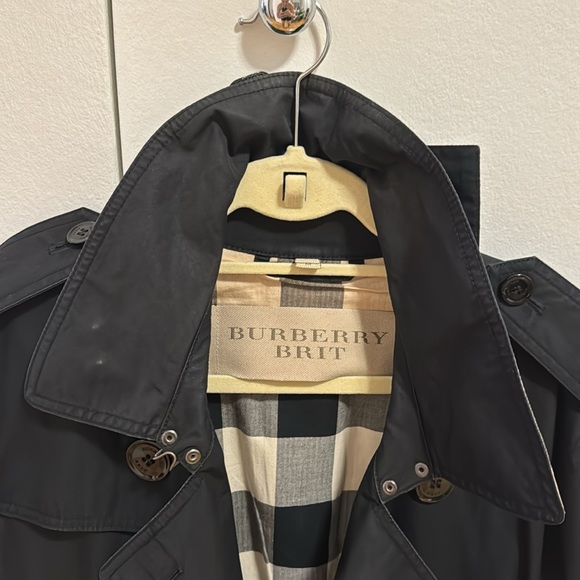 Burberry Brit men trench coat black size medium (used but great condition) - Picture 3 of 6
